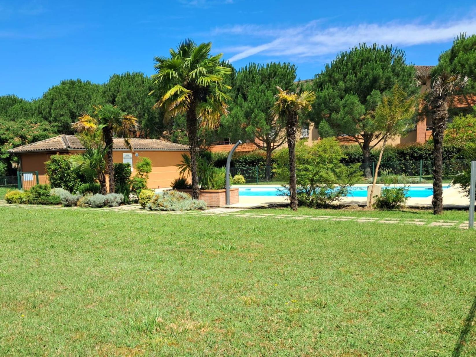 Apartamento Le Montauriol - Logement Avec Terrasse - Piscine -Tennis - Place De Parking Privee Montauban Exterior foto